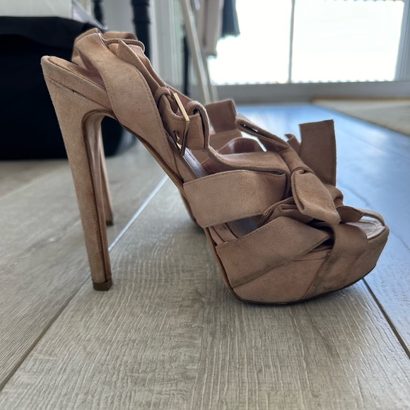 Christian Dior Ingenue Suede Bow Sandals - Picture 4 of 9